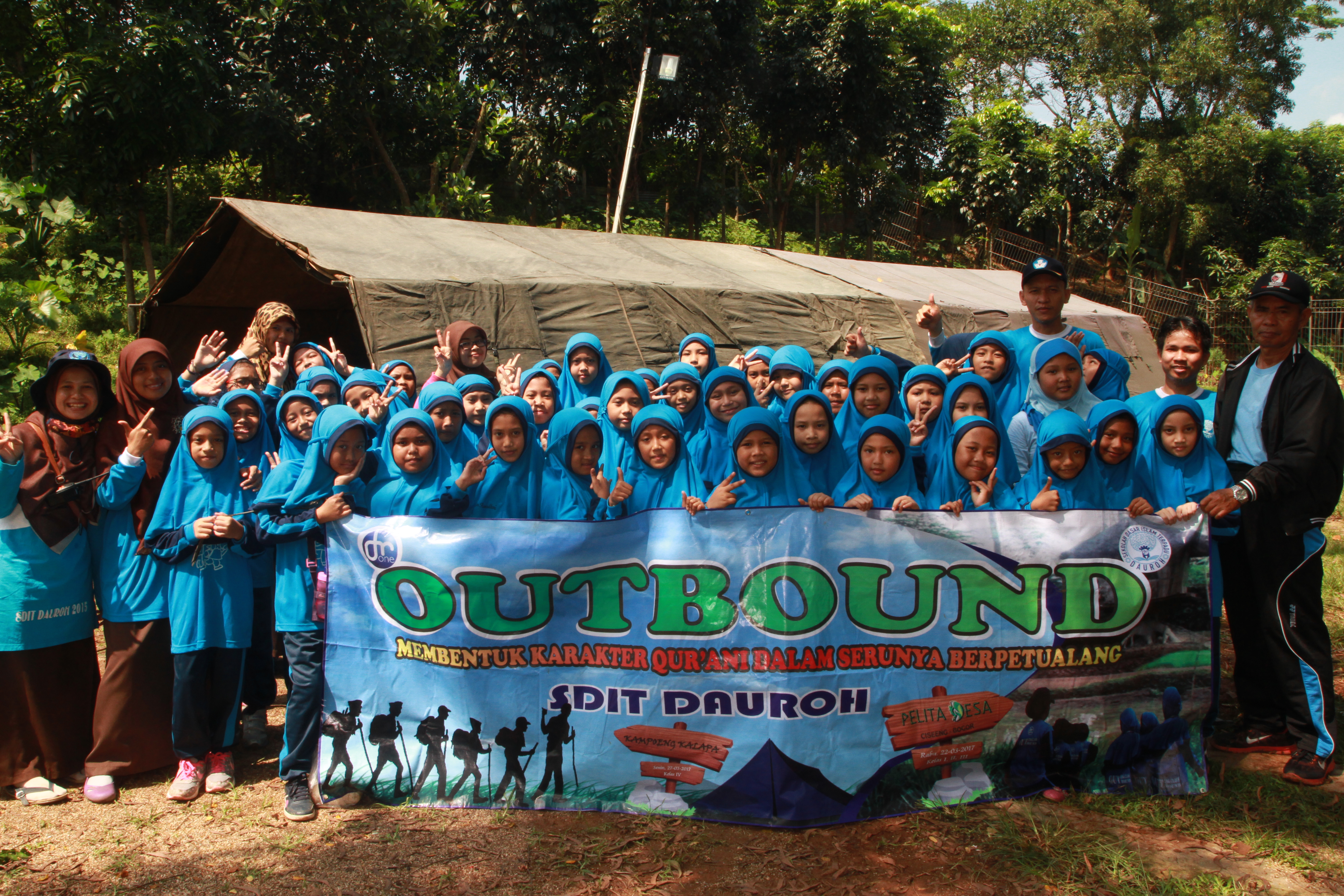 OUTBOUND KAMPOENG PALAPA BALARAJA KELAS 4