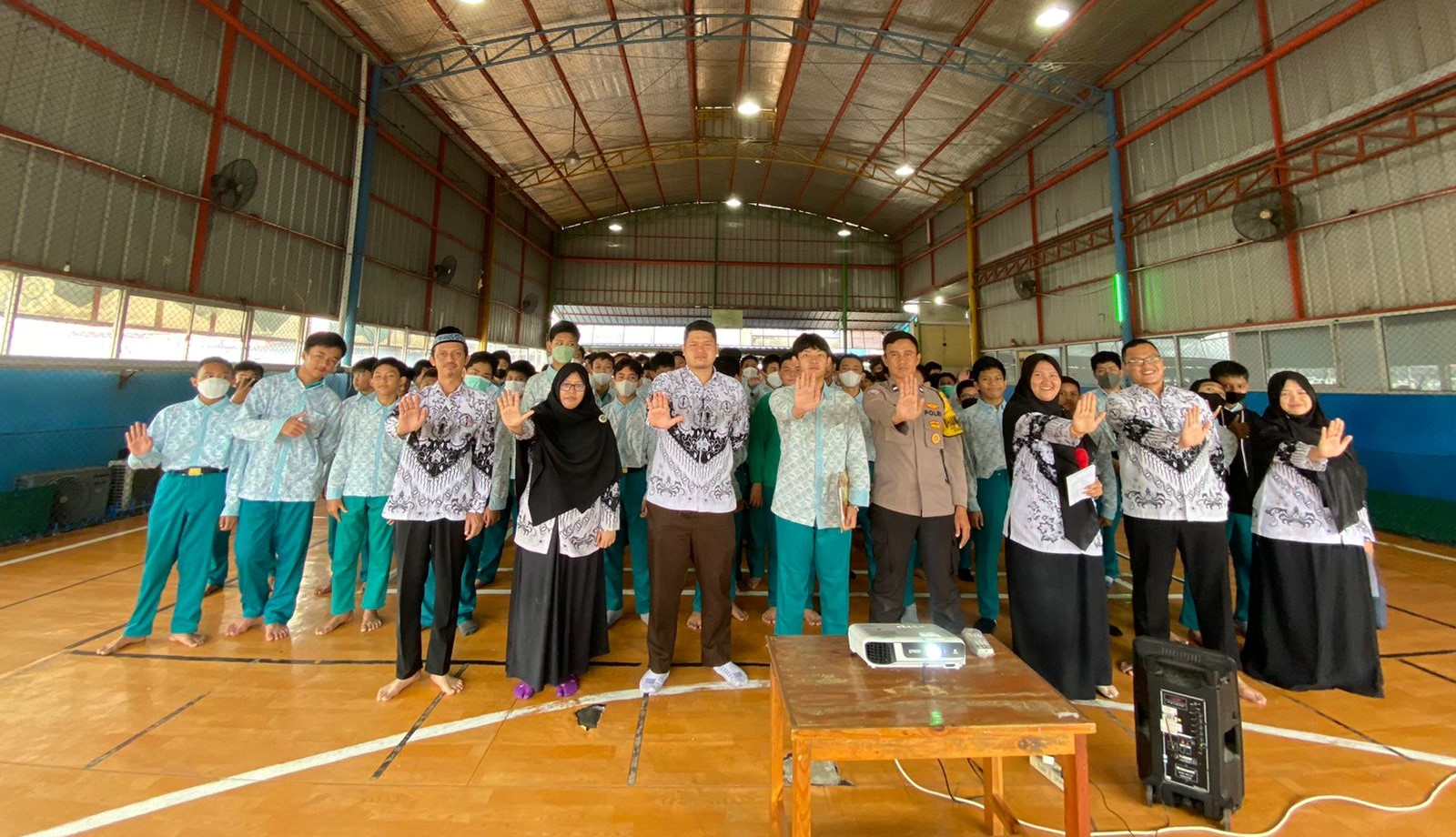 image SMPIT Dauroh menggelar Deklarasi Pelajar Anti Tawuran Dan Genk Motor
