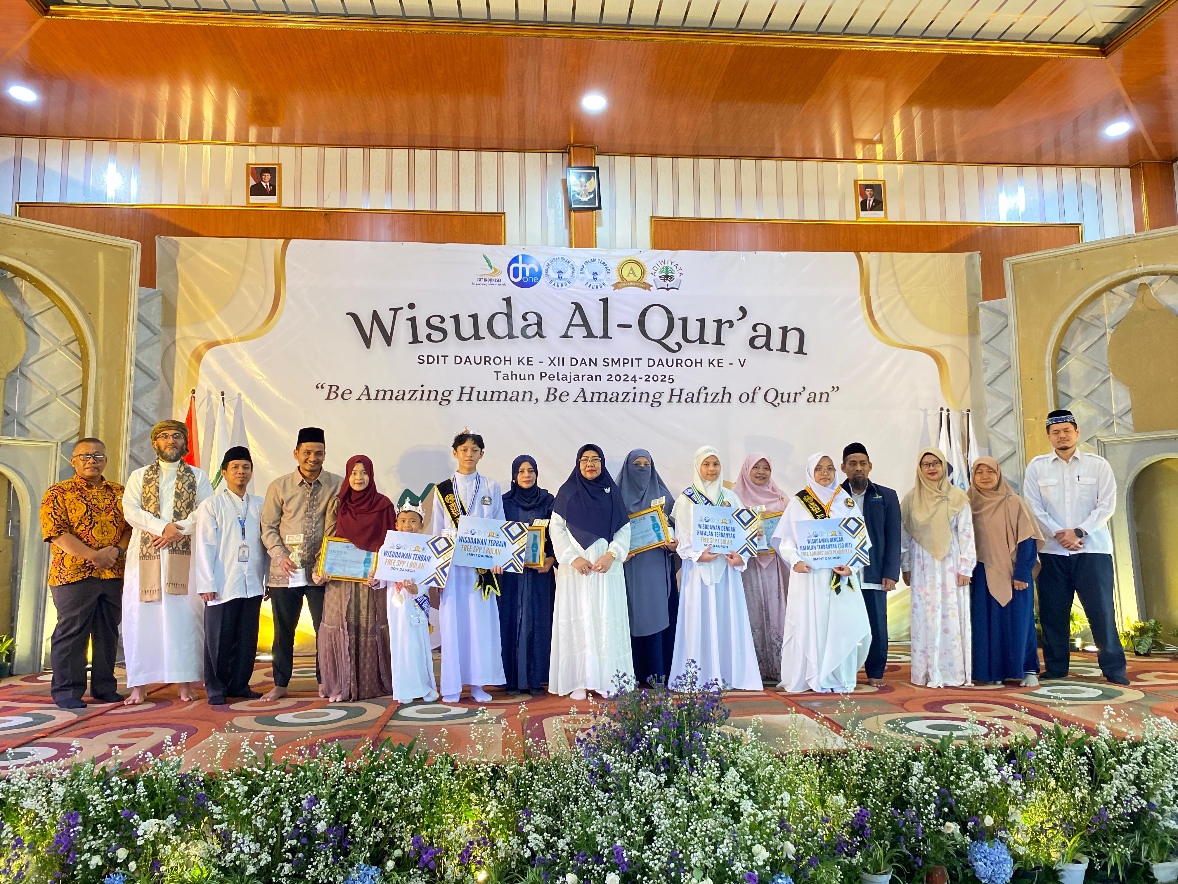 image Ketika Ilmu, Iman, dan Prestasi Berpadu di Panggung Wisuda Al-Qur'an Dauroh 2025