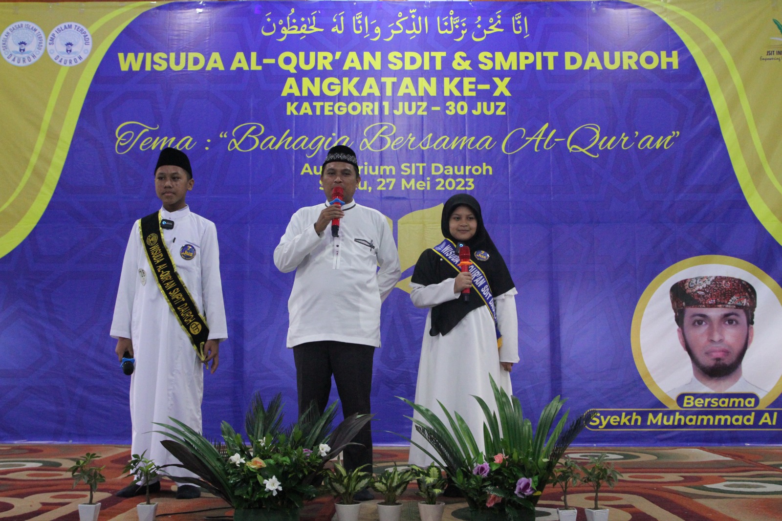 Siswa Wisuda Tahfidz Quran 30 Juz, SIT Dauroh Berikan Reward Umroh